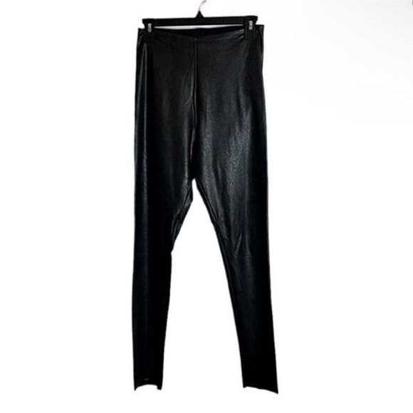 Commando NWT Perfect Control Faux Leather
Leggings in Black Size XL - Picture 6 of 7